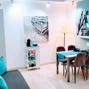 https://papagayo-beach-apartments.in-canary-islands.com