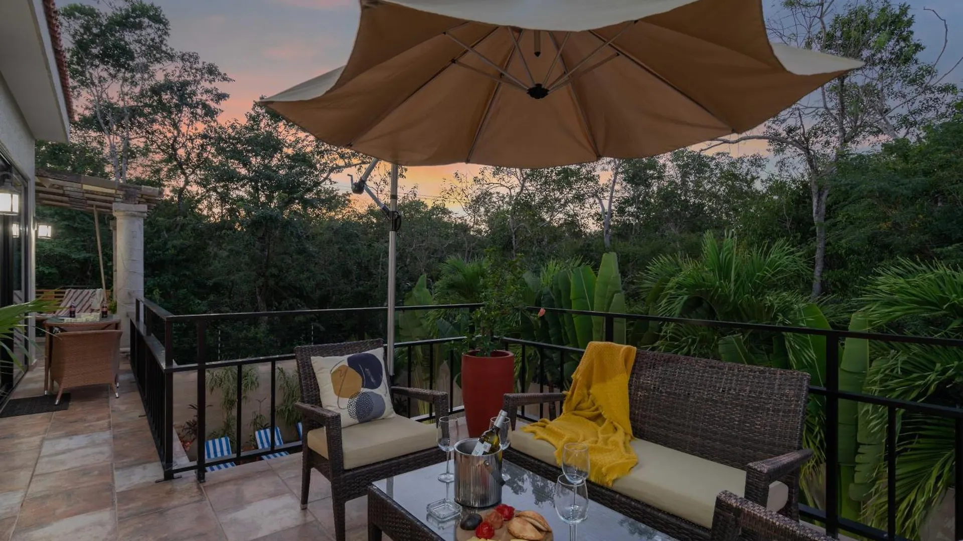 Tulum Stunning Villa For 10-Cabana-Private Pool-Parking Holiday home